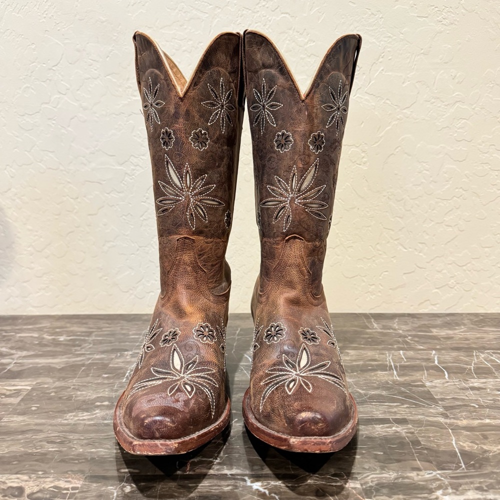 Shyanne Daisy Mae Leather Floral Overlay Cowboy Boots - Picture 6 of 14